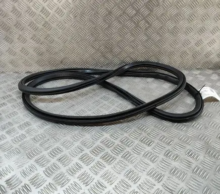 Volvo XC90 Rubber seal front coupe door 32229218