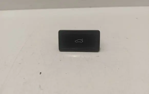 Skoda Octavia Mk3 (5E) Tailgate/boot open switch button 3C0959831A