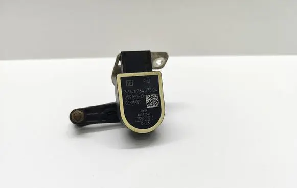 BMW 5 F10 F11 Rear air suspension level height sensor 6752797 675279702 37146752797