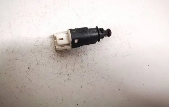 Renault Twingo II Brake pedal sensor switch 8200276361 8200276361b