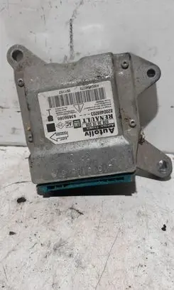 Renault Trafic II (X83) Airbag control unit/module 8200469203