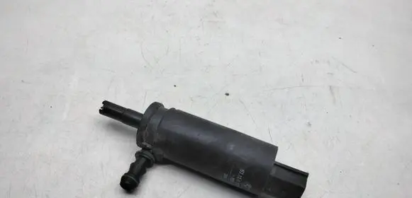 BMW 5 E39 Headlight washer pump 8377613