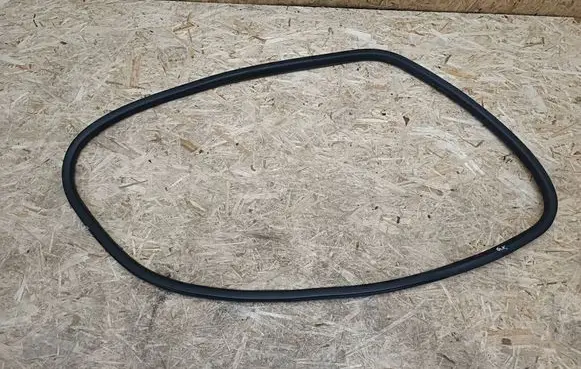 Peugeot 208 I Rear door rubber seal (on body) 