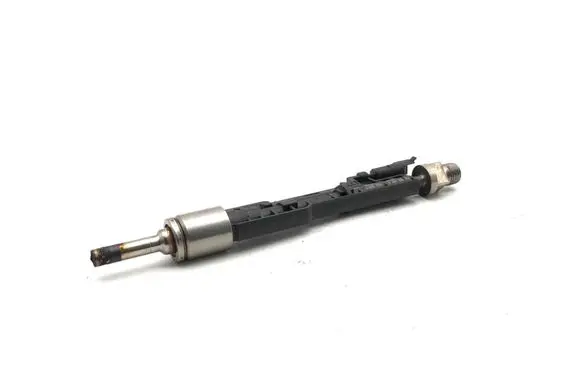 BMW 4 F32 F33 Fuel injector 0261500172 10213541