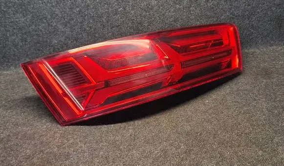 Audi Q7 4M Rear/tail lights 4M0945093E