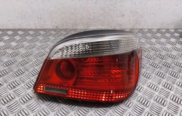 BMW 5 E60 E61 Rear/tail lights 6910768 2VP00867906 162041049