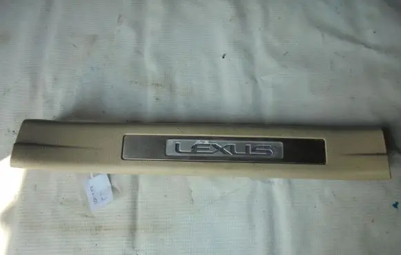Lexus RX 330 - 350 - 400H Rear sill trim cover 67930-43020