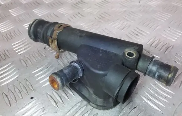 Skoda Fabia Mk1 (6Y) Engine coolant pipe/hose 038121132D