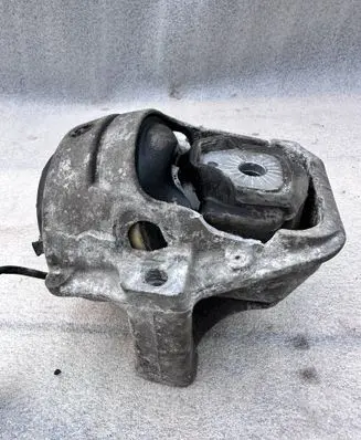 Audi A4 S4 B8 8K Engine mount bracket 442955433