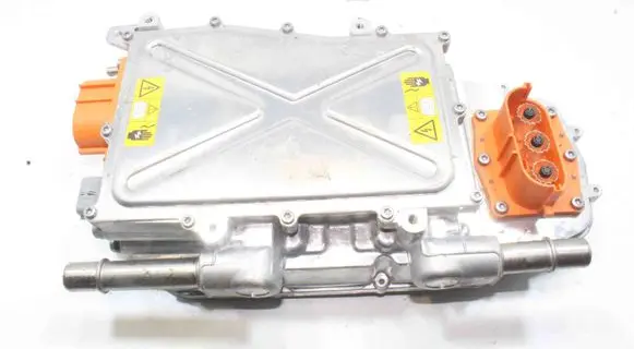 Land Rover Range Rover Evoque L551 Voltage converter inverter M8D275520AE