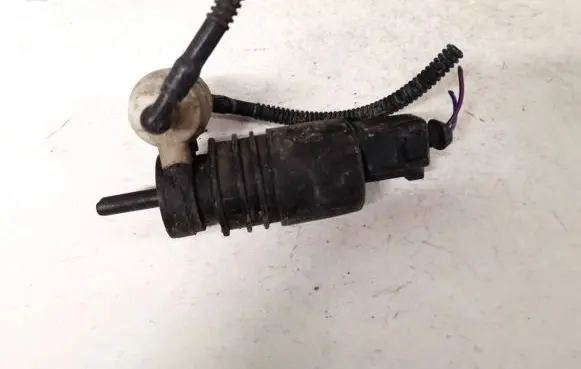 Audi A6 S6 C5 4B Windscreen/windshield washer pump