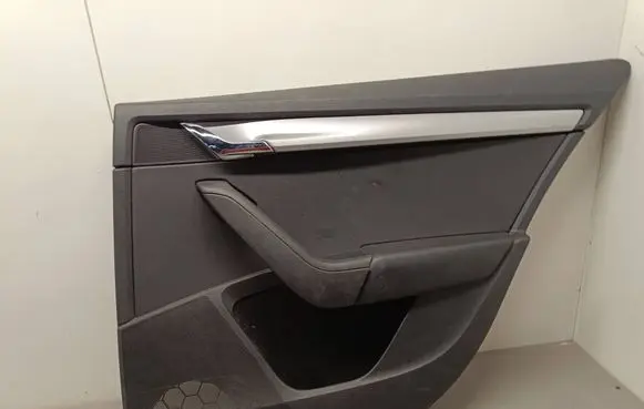 Skoda Octavia Mk3 (5E) Rear door card panel trim 201505190750 300051101 5E0867198