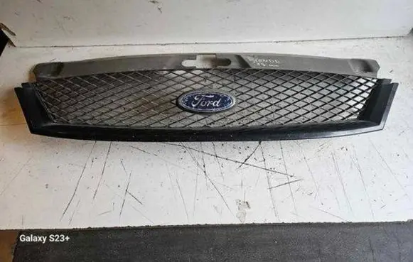 Ford Mondeo Mk III Front grill 1S7X8A100A 1S716A18BAH