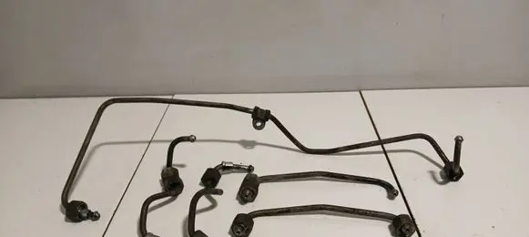 Chrysler Grand Voyager V Fuel injector supply line/pipe 