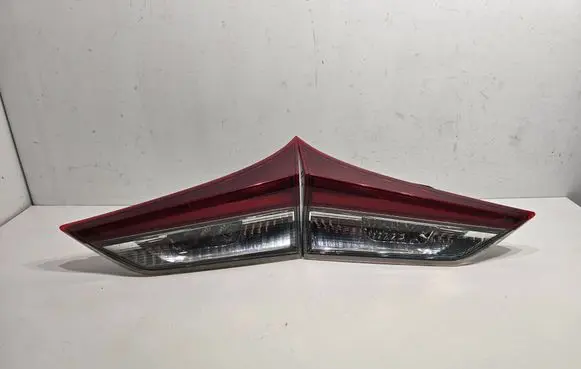 Toyota Auris E180 Tailgate rear/tail lights 02354 18672 000018672