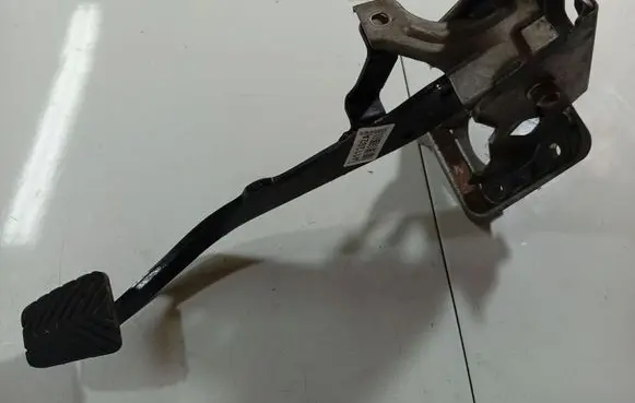KIA Sportage Brake pedal 