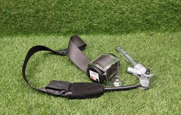 Opel Corsa D Front seatbelt 13290236 13288325 616091600