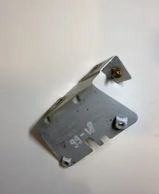 Opel Vivaro Fender mounting bracket 47903R
