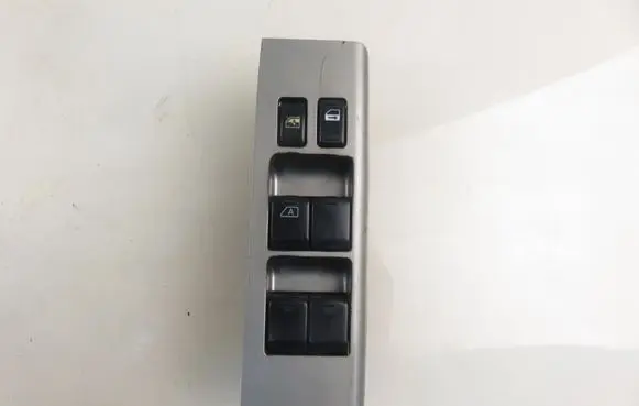 Nissan Pathfinder R51 Electric window control switch 