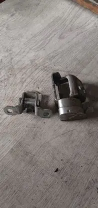 Front door hinge set