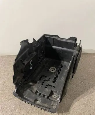 Battery box tray
