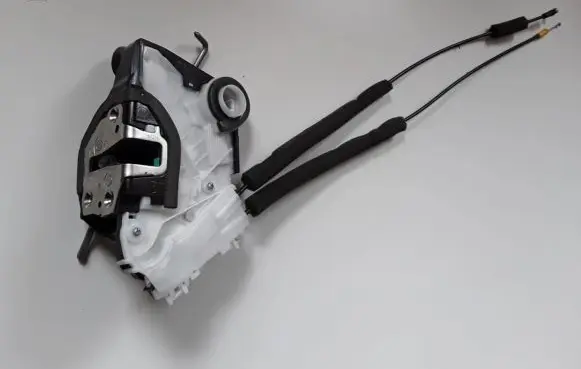 Subaru Forester SK Front door lock M5613480