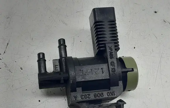Volkswagen Phaeton Turbo solenoid valve 1K0906283A