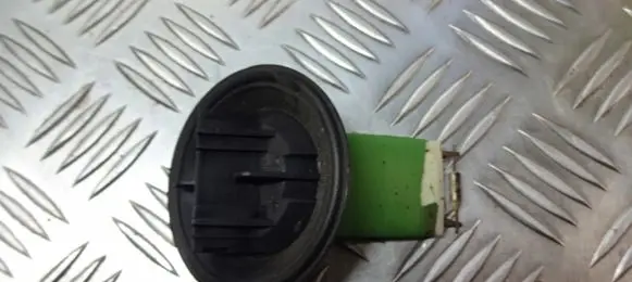 Skoda Fabia Mk1 (6Y) Heater blower fan relay 