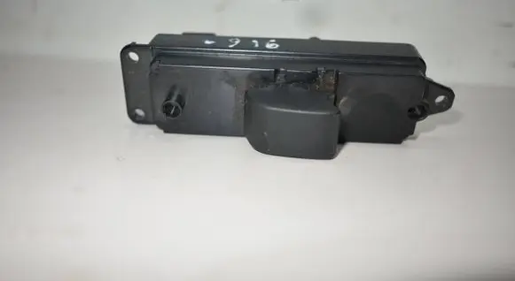 Mazda 6 Electric window control switch GS1D66380 03124610