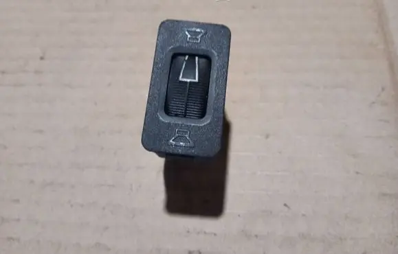 BMW 3 E30 Sound control switch 1368769