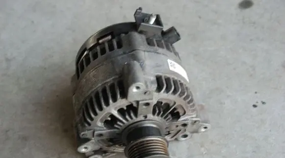 BMW 1 F20 F21 Generator/alternator 8626086