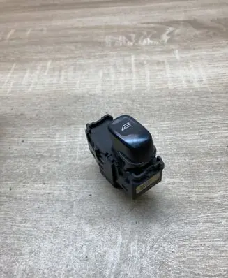 Volvo S60 Electric window control switch 8685288