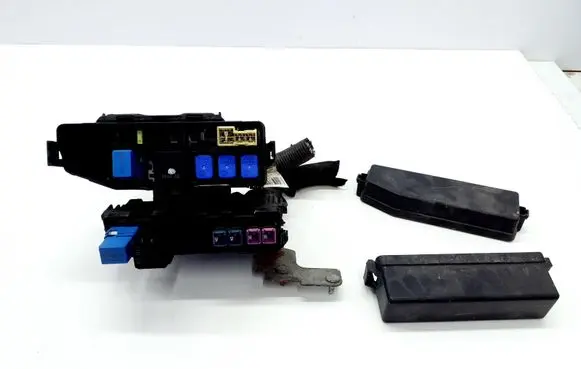 Nissan Qashqai Fuse box set 24011HV20C