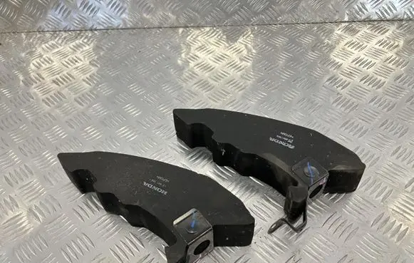Honda CR-V Fender foam support/seal DG16896