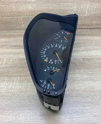 Mercedes-Benz E W210 Speedometer (instrument cluster) 2105403648 110008899