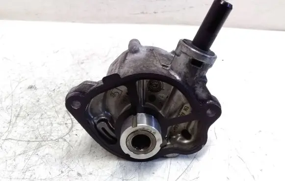 Mercedes-Benz GLA W156 Vacuum pump A6512300465 03822424
