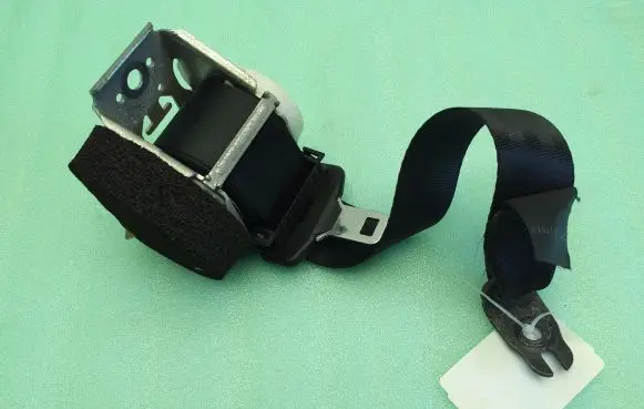 Ford Kuga I Middle seatbelt (rear) 00055641 33005419
