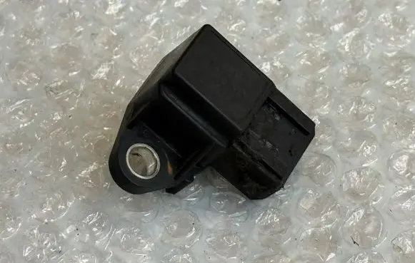 BMW 5 E39 Air pressure sensor 2246977