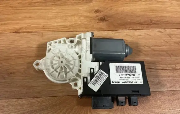 Citroen C8 Front door window regulator motor 1488737080 A91728100 991728203