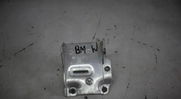 BMW 5 F10 F11 Radiator mount bracket