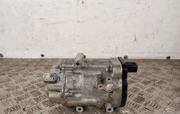 Toyota RAV 4 (XA50) Air conditioning (A/C) compressor (pump) 0424000171