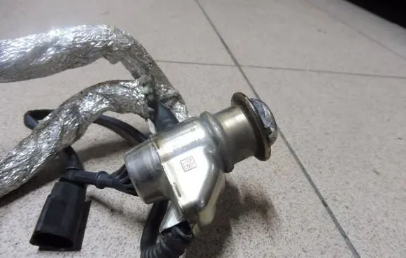Audi A4 S4 B9 8W AdBlue injector brak