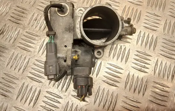 Toyota Corolla E120 E130 Throttle valve 8967221020