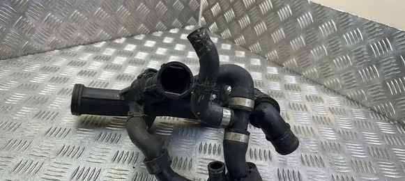 Engine coolant pipe/hose