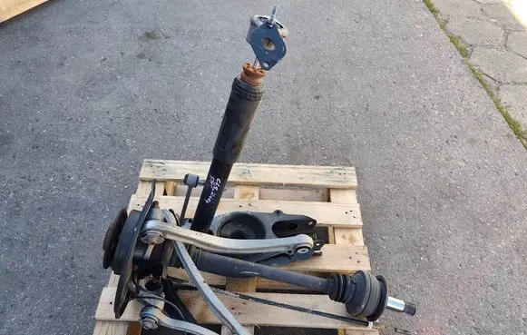 Mercedes-Benz C W204 Stub axle 