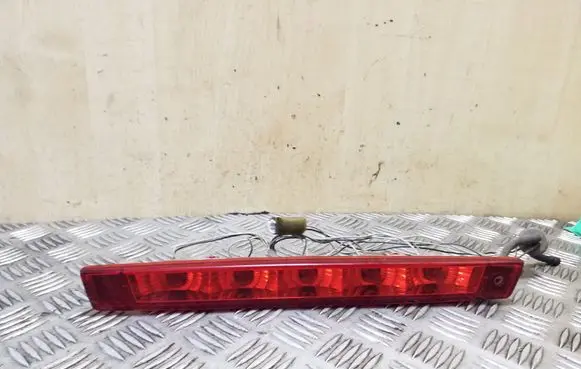 Chevrolet Captiva Third/center stoplight A050107