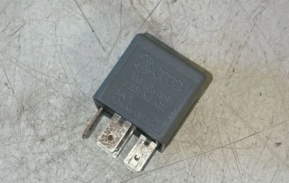 Audi A4 S4 B7 8E 8H Other relay 1J0906381