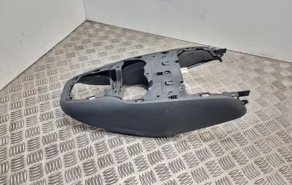 Other center console (tunnel) element