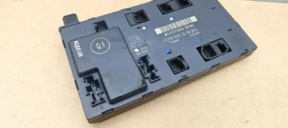 Mercedes-Benz CLK A209 C209 Door control unit/module 2098201226
