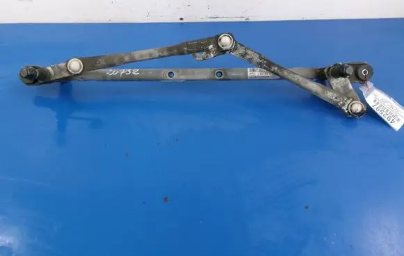 Front wiper linkage and motor